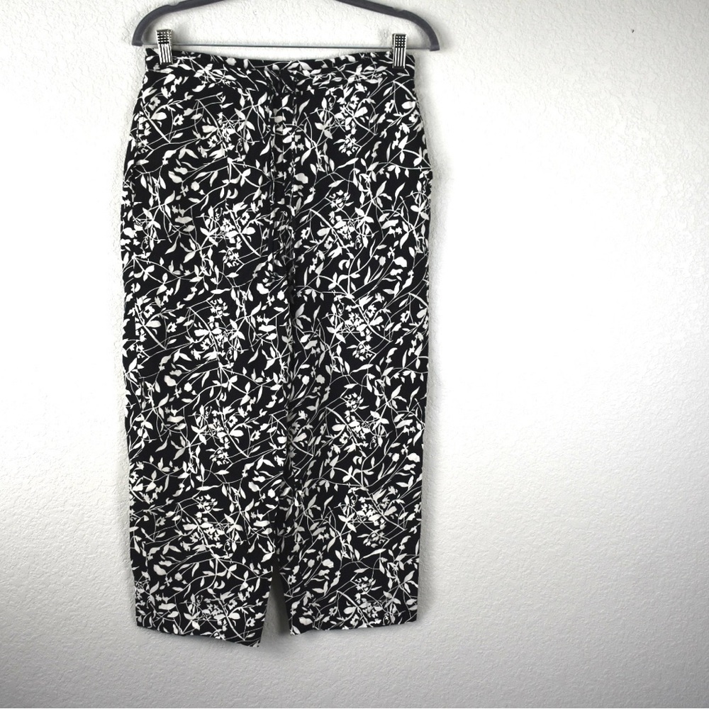 Sag harbor capri pants size small floral